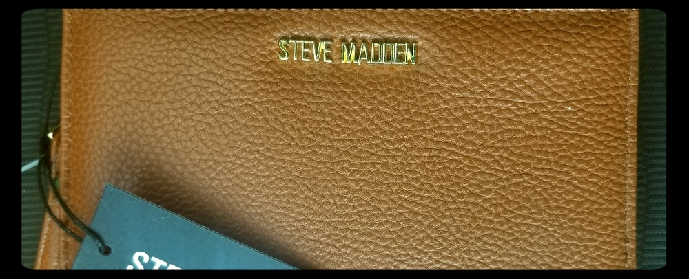 Steve Madden Double Compartment wristlet/wallet